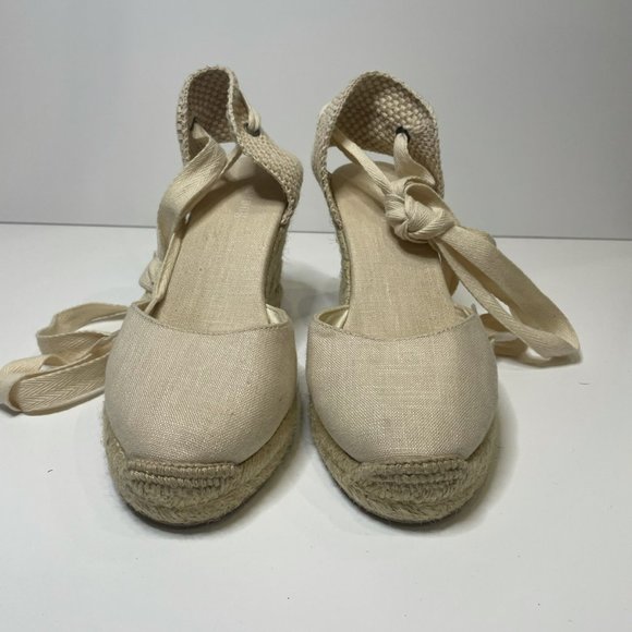 white short chunky heels